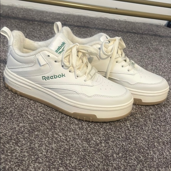 Reebok White and Green Sneakers - Picture 4 of 10